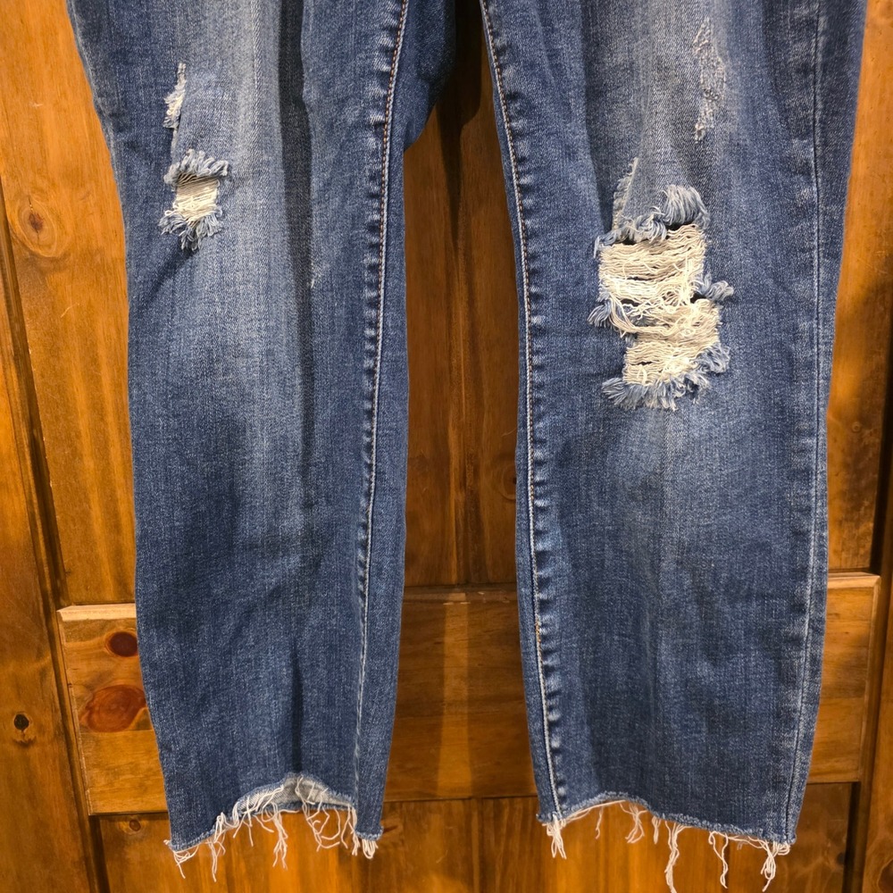 Judy Blue‎ Slim Fit Jeans Womens 16W Blue Excellent Distressed Raw Hem - Picture 3 of 12